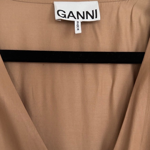 Dress - Picture 2 of 10